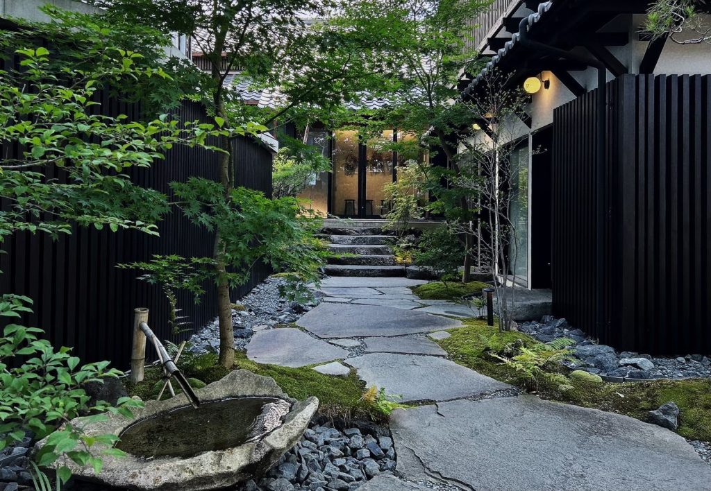 四間道とサロンをつなぐ風景